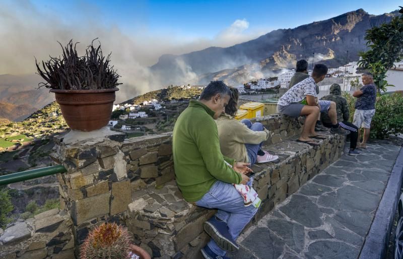 TEJEDA. Incendio en La Cumbre. Vecinos desalojados de los barrios de Tejeda.  | 11/08/2019 | Fotógrafo: José Pérez Curbelo