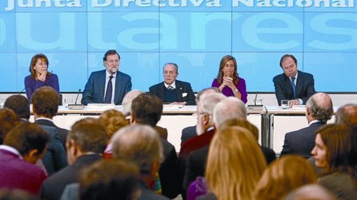 Cospedal, Rajoy, Fraga, Mato y García-Escudero, en una reciente reunión de la junta directiva del PP.