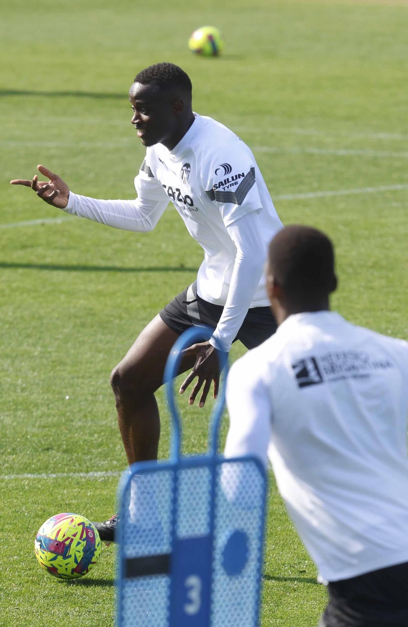 Entrenamiento abierto del  Valencia CF, previo al encuentro en Almería