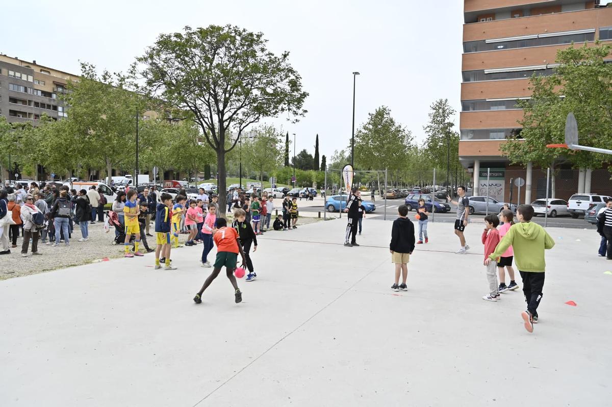 Se han organizado juegos para los niños.