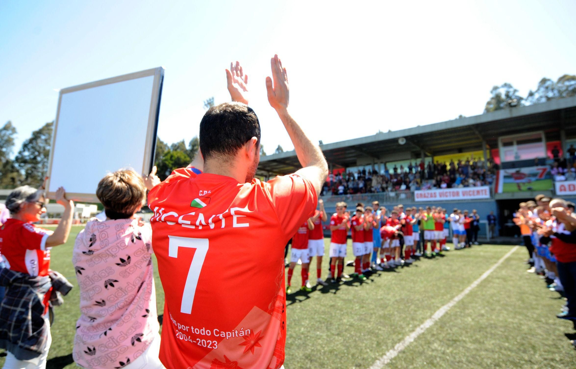 El 'one man club' gallego: Vicente cuelga las botas tras 19 temporadas en el Estradense