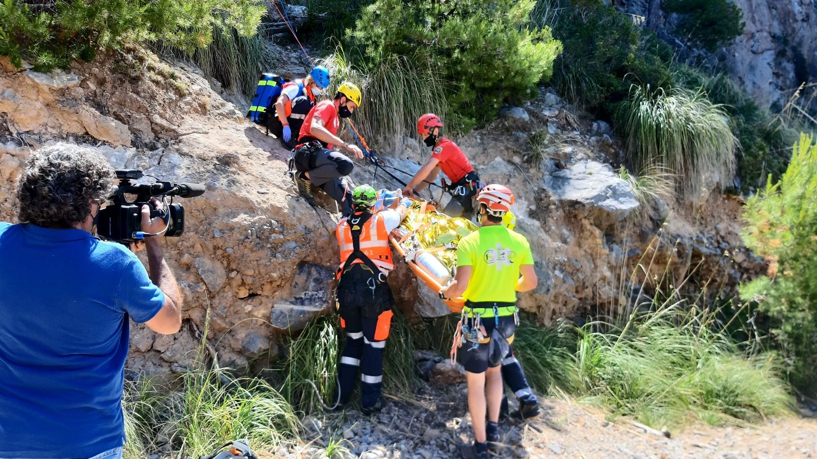 Simulacro de un rescate extremo  en la montaña