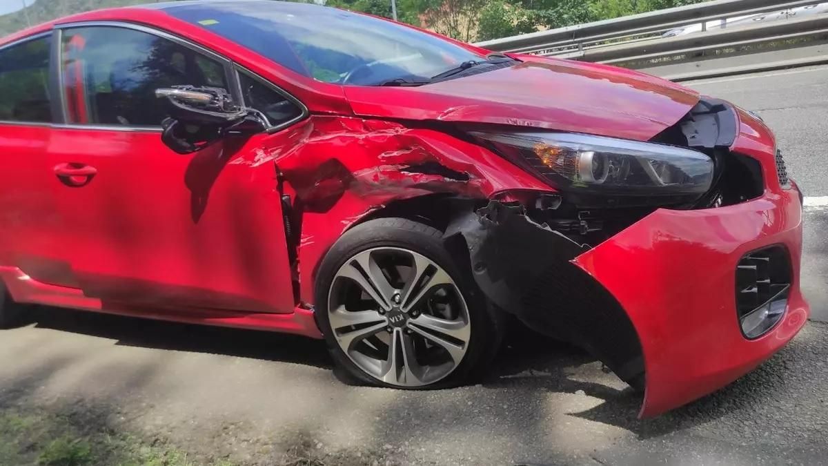 El vehículo de la herida, tras el accidente.