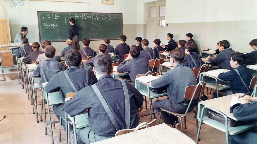 De Escuela Franco a IES La Rosaleda