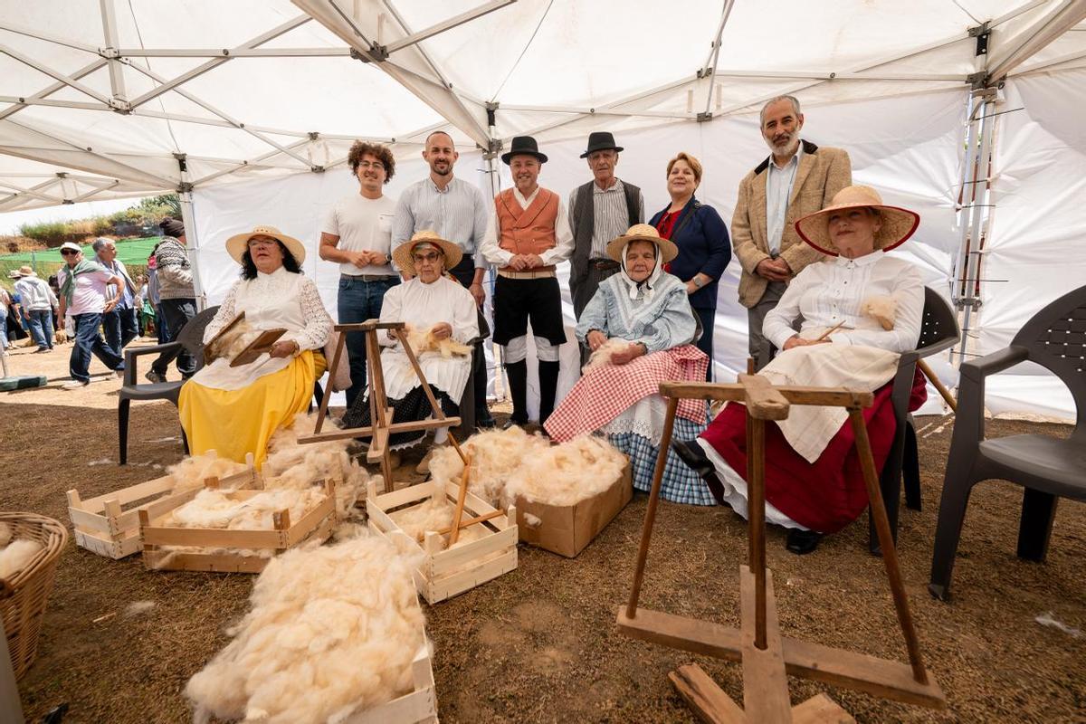 Teodoro Sosa, junto a compañeros de Corporación, Pepe 'el de Caideros y Paco López.