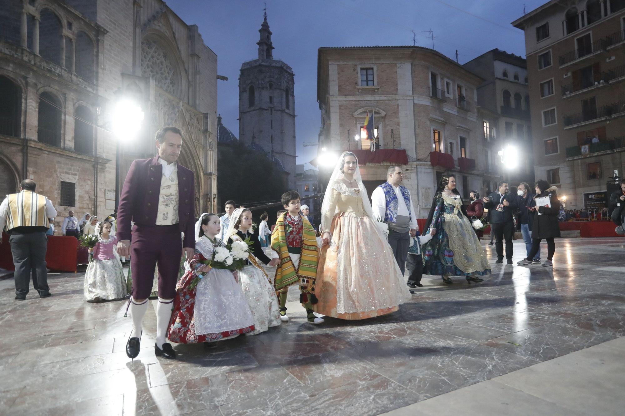 Búscate en el segundo día de ofrenda por la calle de la Paz (entre las 19:00 a las 20:00 horas)