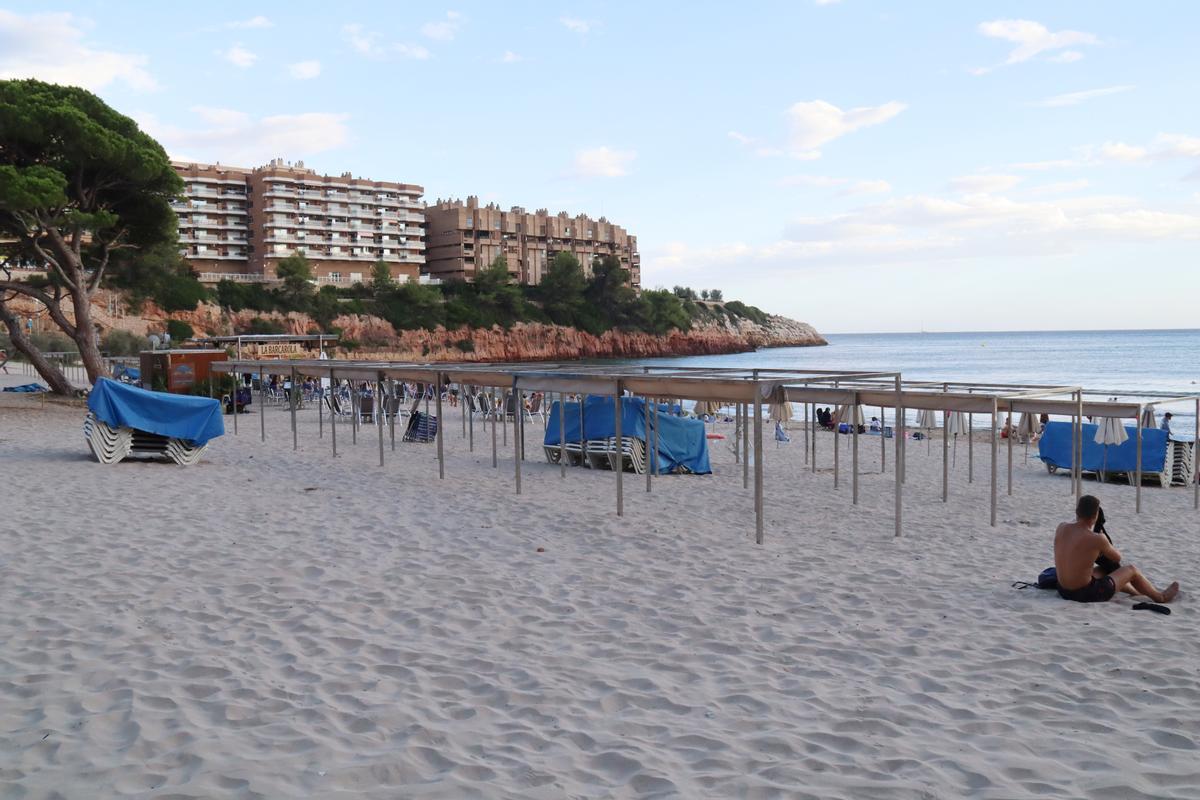 Una dona de 56 anys mor ofegada a la platja de Llevant de Salou Una dona de 56 anys mor ofegada a la platja de Llevant de Salou