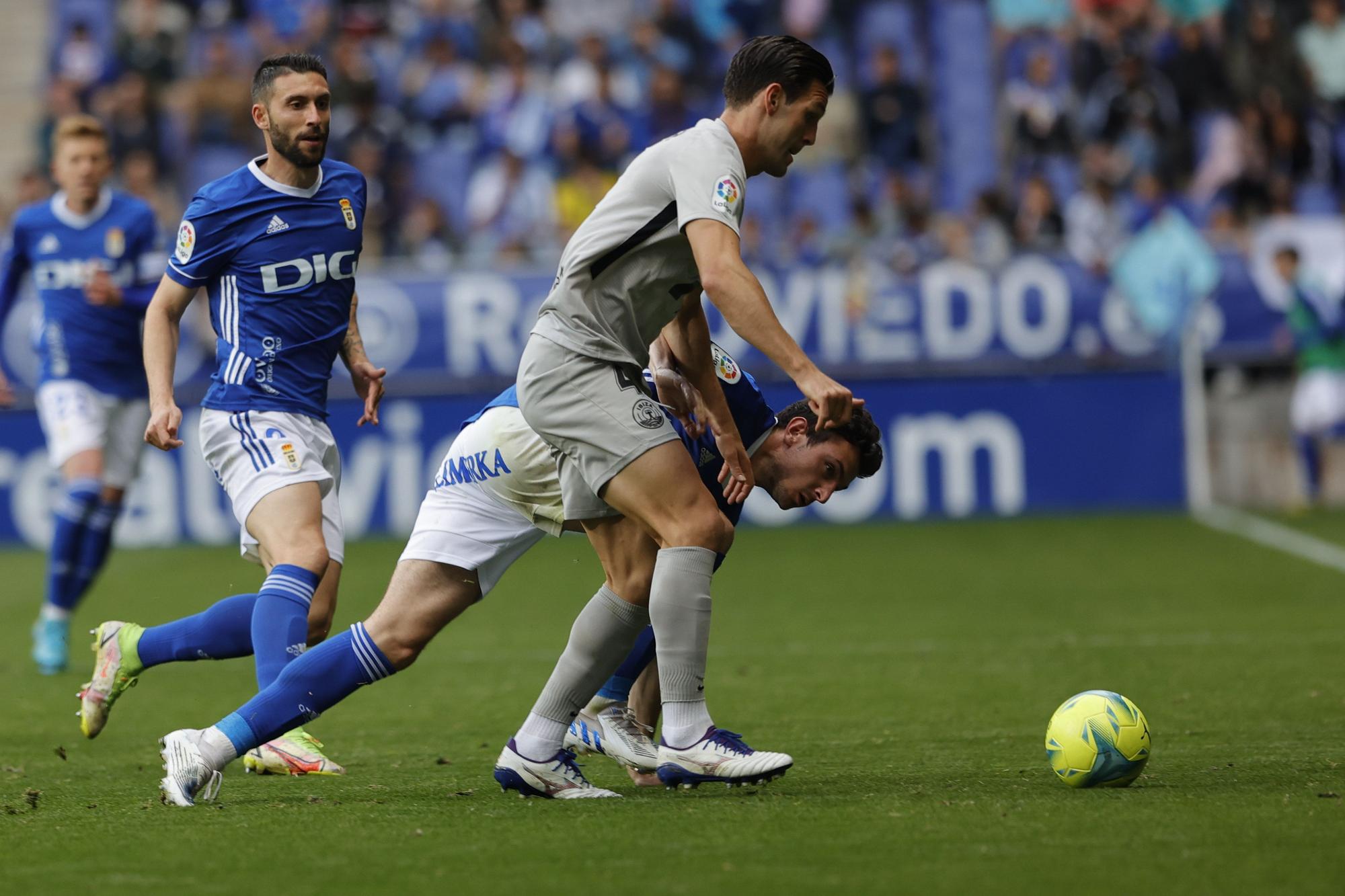 El partido del Oviedo ante el Ibiza, en imágenes