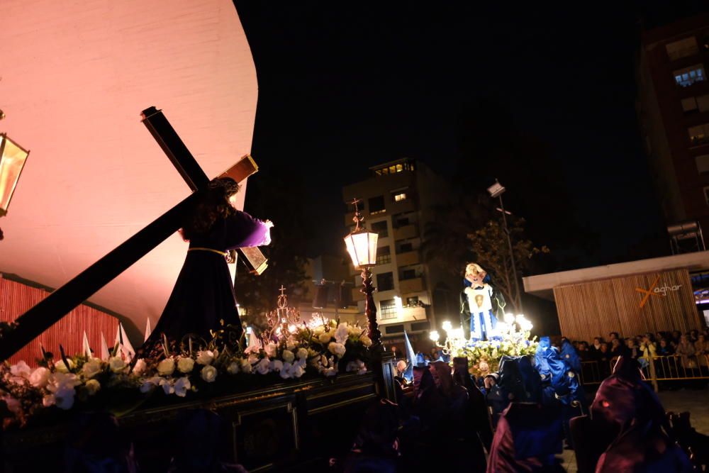 La plaza Castelar volvió a acoger el emotivo Encuentro de la Santa Mujer Verónica y Nuestro Padre Jesús Nazareno