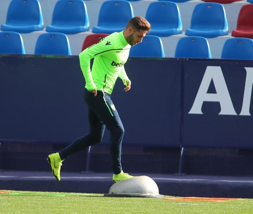 Gran ambiente en el entrenamiento del Levante UD