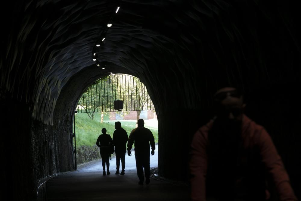 Oviedo en el primer día para poder salir a pasear y a hacer deporte por tramos horarios en Asturias.