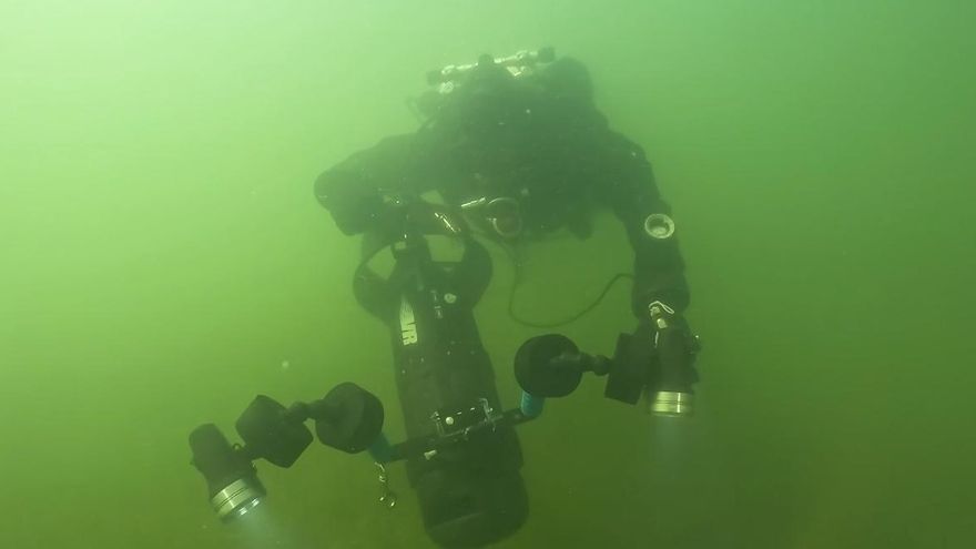 La Laguna de Zóñar acoge la primera exploración subacuática científica de su historia