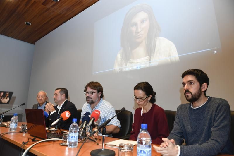 GENTE Y CULTURA  03-12-2018 LAS PALMAS DE GRAN CANARIA. Reconstrucción de una aborigen del siglo VI. La conservadora del Museo Canario, Teresa Delgado, y el director de la empresa de arqueología Tibicena, muestran la reconstrucción del rostro de una aborigen del siglo VI ..  FOTOS: JUAN CASTRO  | 03/12/2018 | Fotógrafo: Juan Carlos Castro