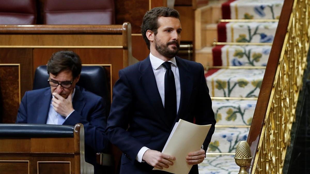 Pablo Casado se dispone a tomar la palabra en el pleno del Congreso del pasado 9 de abril