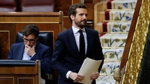 Pablo Casado se dispone a tomar la palabra en el pleno del Congreso del pasado 9 de abril.