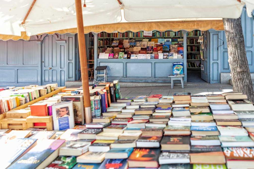 Libros en la Cuesta de Moyano. 