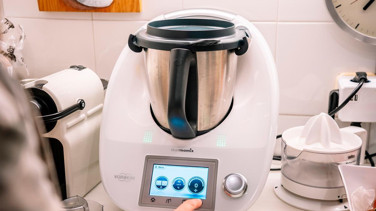 Vorwerk España on LinkedIn: Thermomix TM6, el robot de cocina más