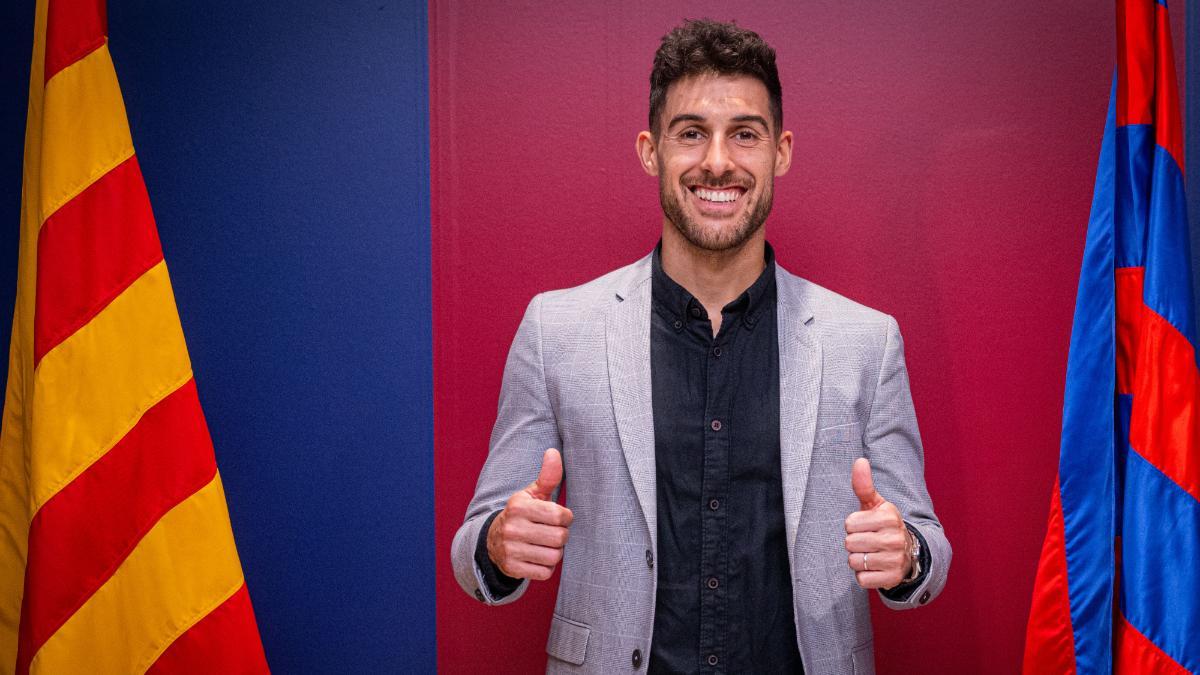 El culé Adolfo es muy feliz en el Barça