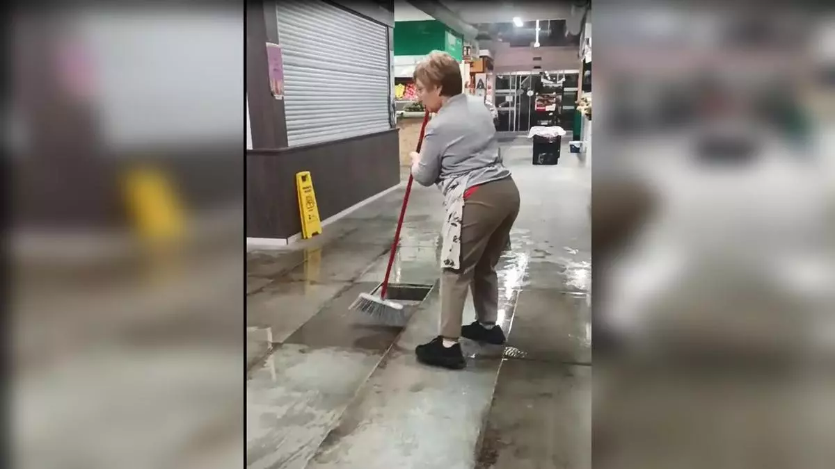 Nuevo episodio de goteras en el mercado de Novelda