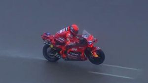 Marc Márquez, volando sobre la lluvia