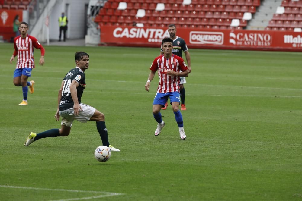 El partido entre el Sporting y el Logroñés, en imágenes