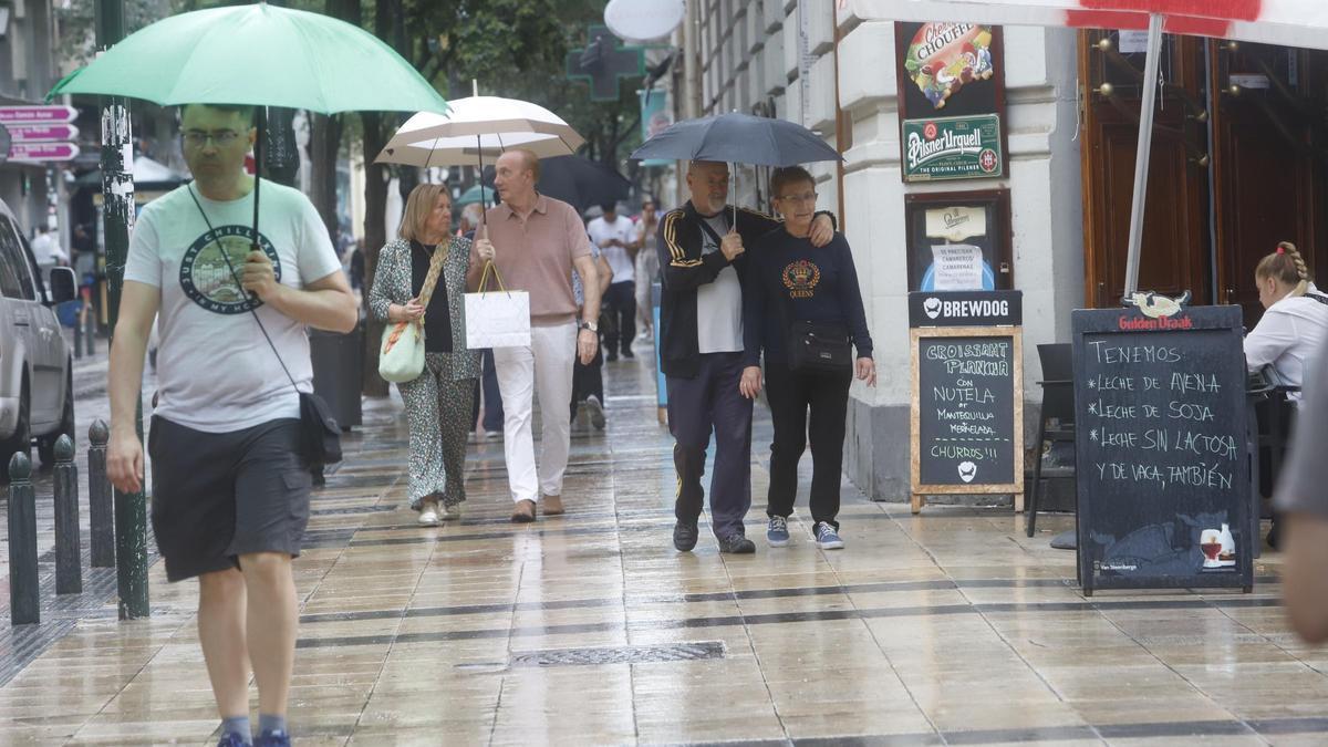 Gente paseando por la calle don Jaime en una imagen de archivo.