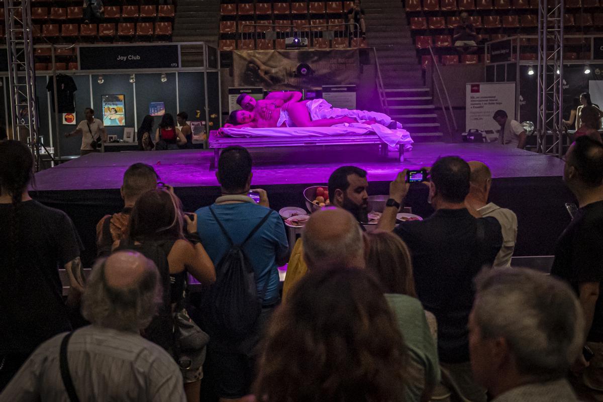 Ambiente en la primera jornada del Salón Erótico