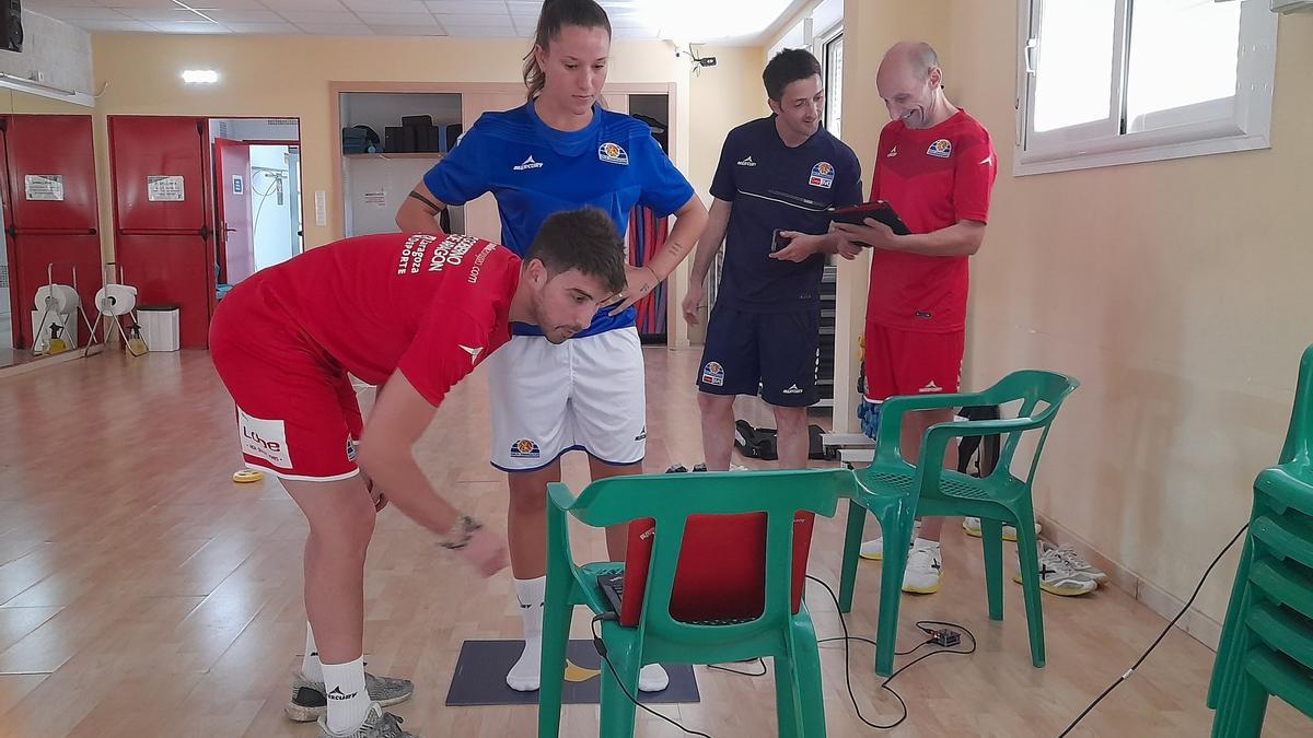 Las jugadoras en su primer día realizando las distintas pruebas médicas en Stadium Casablanca.