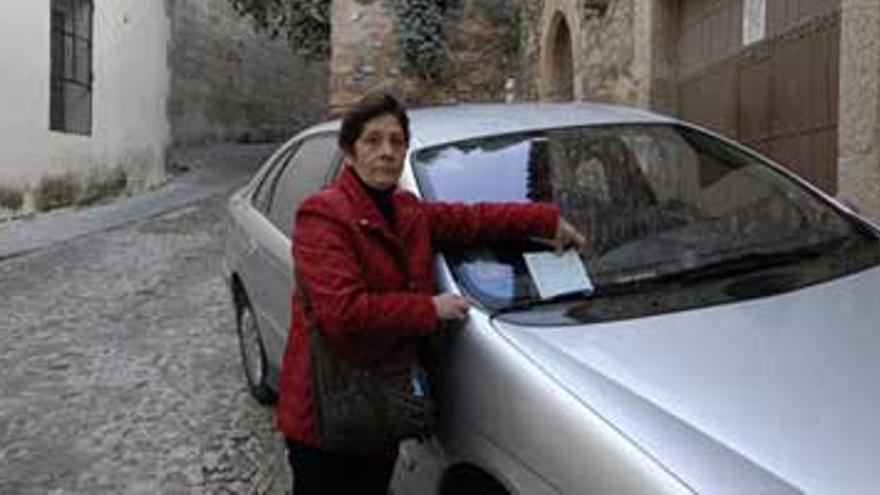 Protestas de la parte antigua de Cáceres tras hacer frente a multas de tráfico de hasta 200 euros