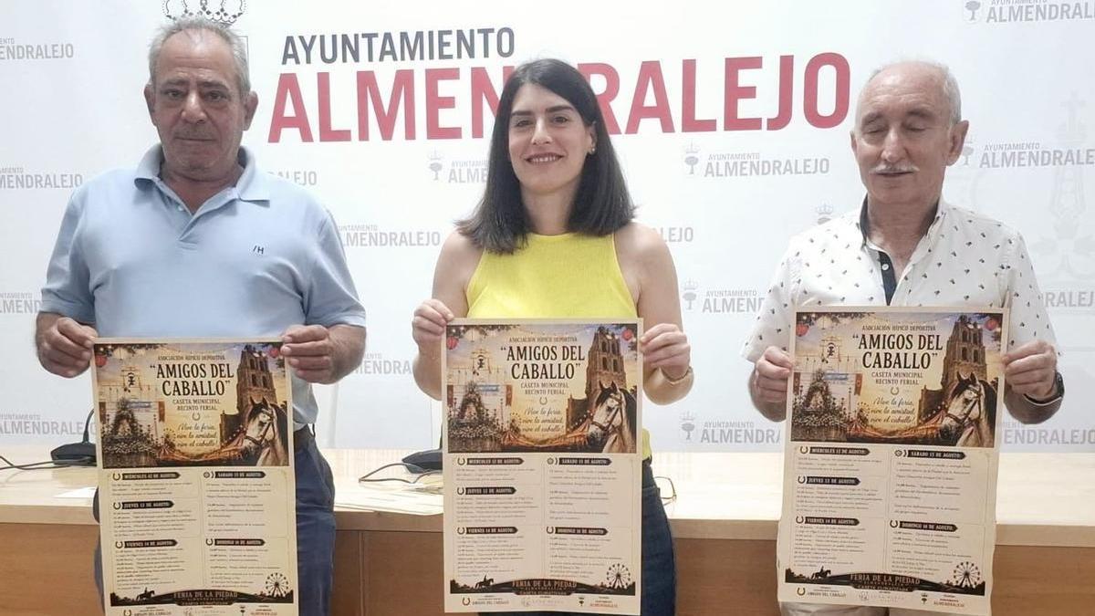 Amigos del Caballo presentó sus actividades en el ayuntamiento.