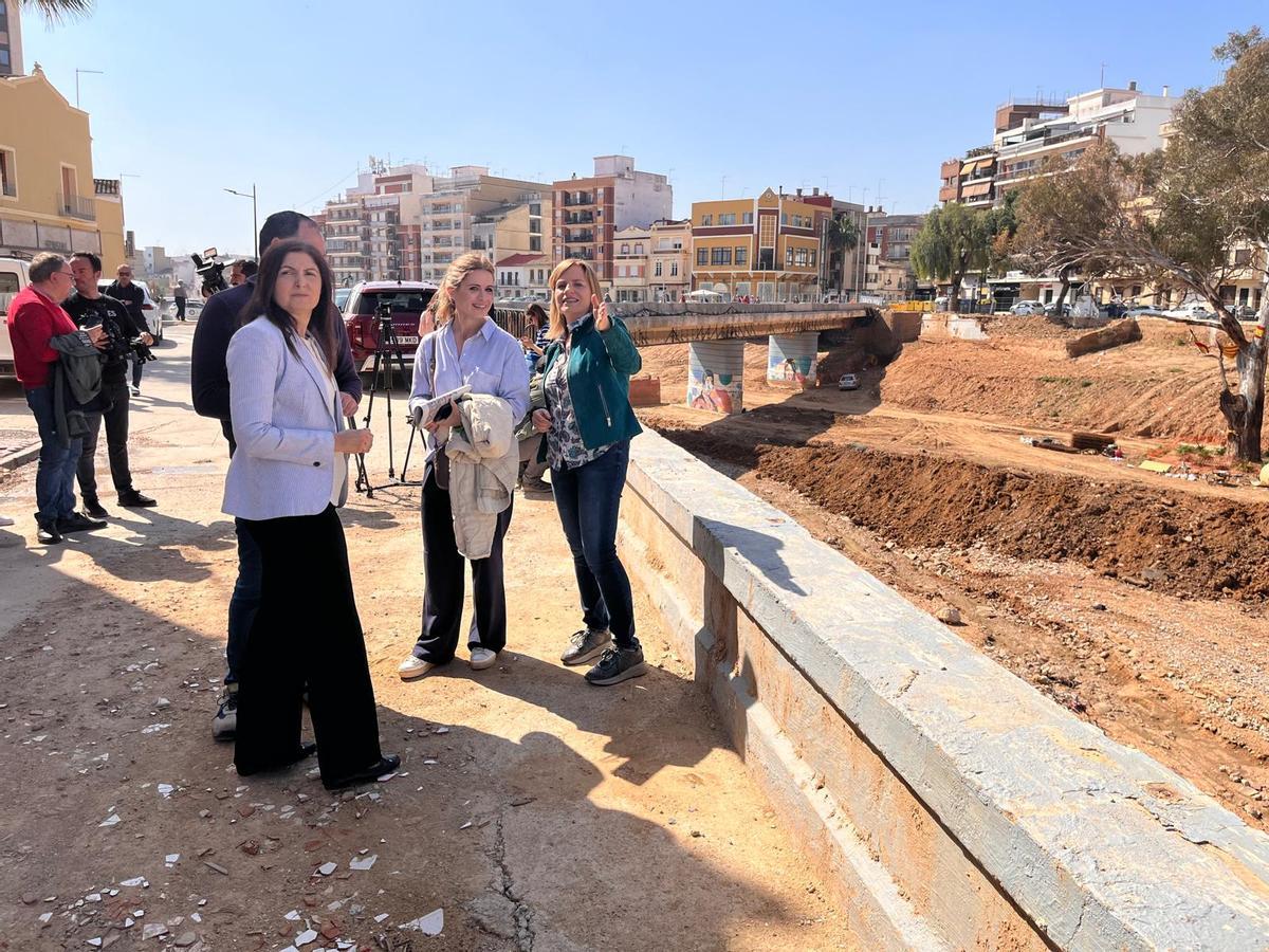 Visita de la delegada al barranco del Poyo a su paso por Paiporta.