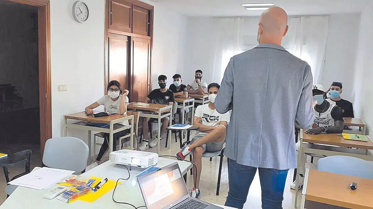 La escuela «Segunda Oportunidad» de Torrent organiza cursos de formación laboral a jóvenes en riesgo de exclusión