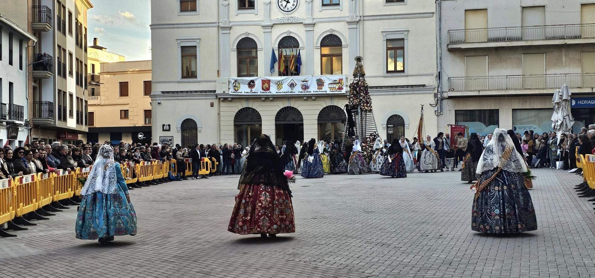 La Ofrena de Tavernes de la Valldigna tanca les Falles de 2025