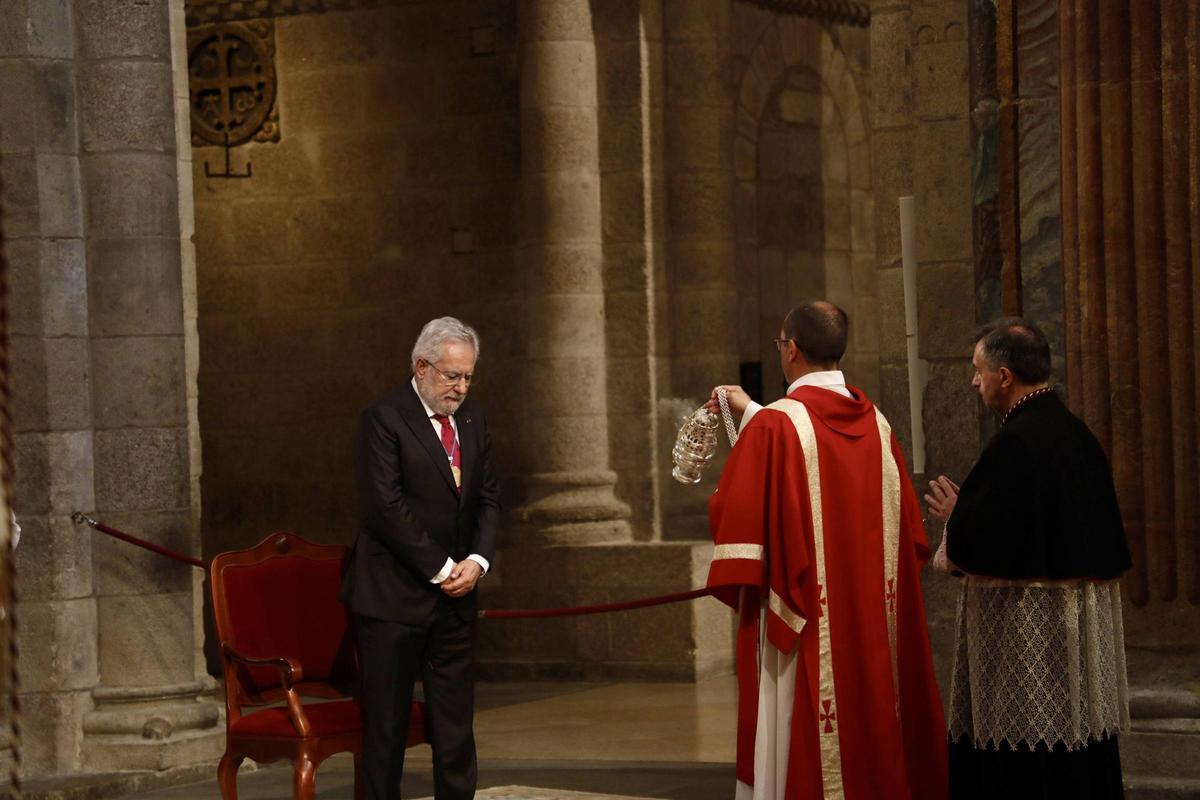 El presidente del Parlamento de Galicia renueva la Ofrenda al Apóstol en Santiago como delegado regio El presidente del Parlamento de Galicia renueva la Ofrenda al Apóstol en Santiago como delegado regio