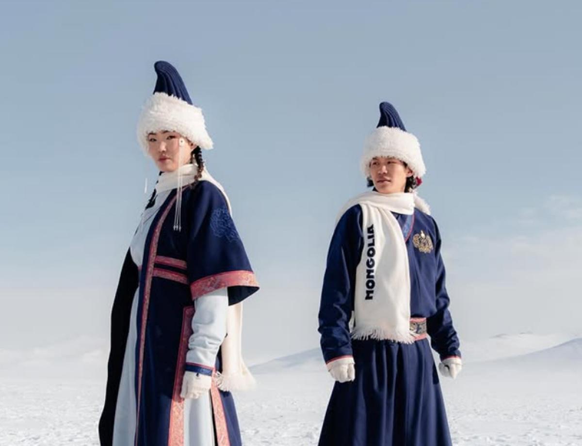 Los trajes ceremoniales de Goyol Cashmere reinterpretan las prendas tradicionales de Mongolia.