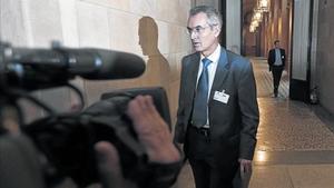Josep Ibern comparece en la comisión del Parlament sobre las cajas catalanas.