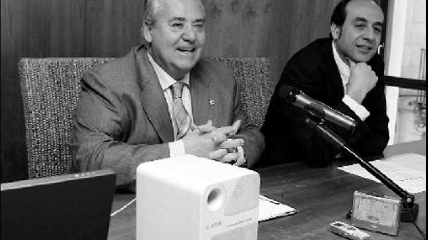 El alcalde

 Luis Díaz Alperi y el director general de Ciudad de la Luz, José María Rodríguez Galant, dos de los imputados