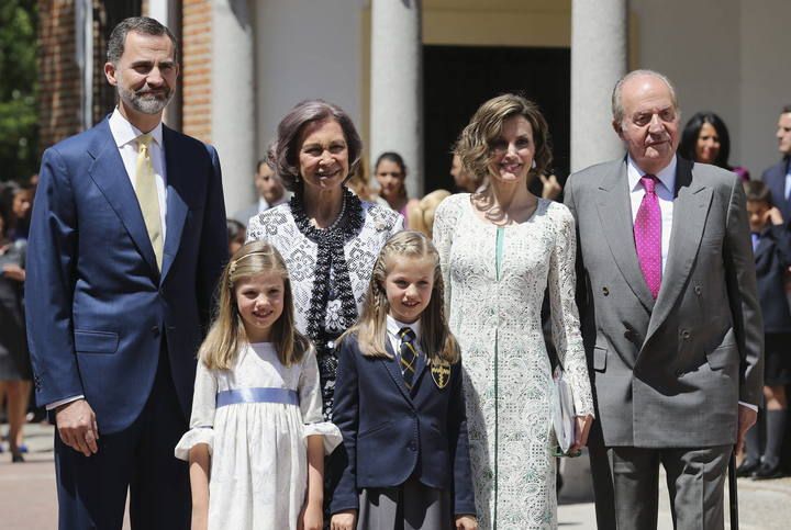 LA PRINCESA LEONOR RECIBE LA PRIMERA COMUNI?N