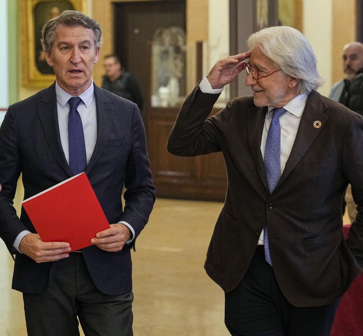 Feijóo demana a l’empresariat català que pressioni Junts per fer fora Sánchez