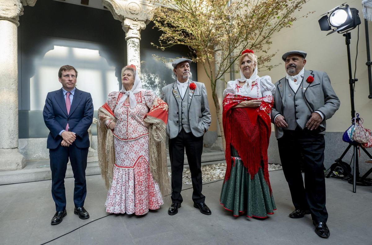 La Federación de Grupos Tradicionales Madrileños está integrada por asociaciones que velan por la conservación y difusión de las tradiciones populares y participa activamente en las principales festividades de la capital.
