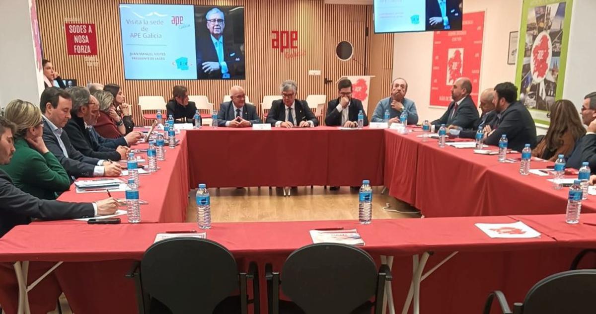 Reunión de la junta directiva de APE Galicia. | FDV