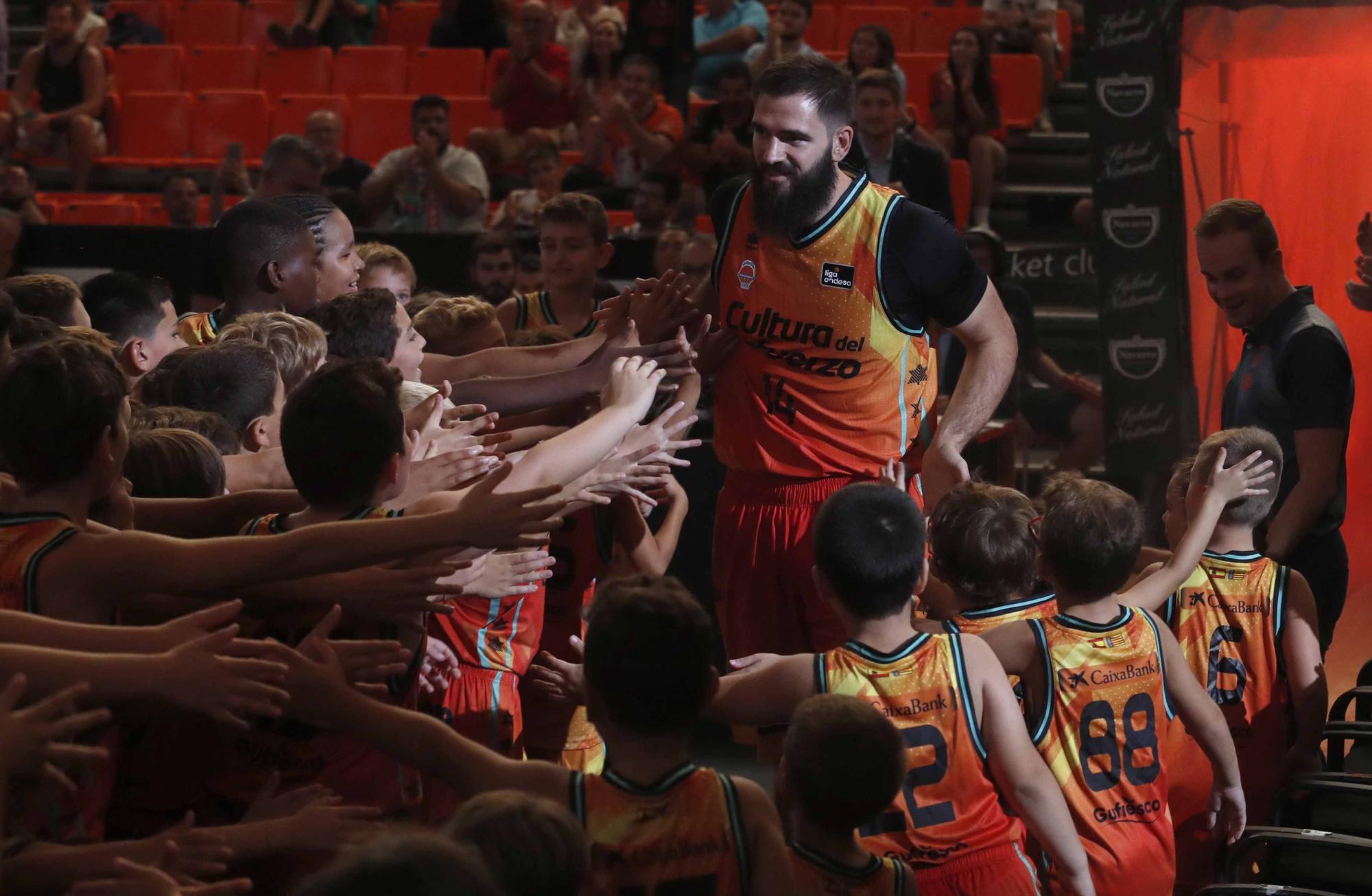 Presentación del Valencia Basket en La Fonteta