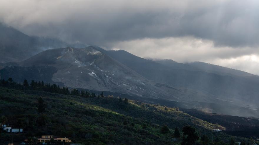 Erupción en La Palma: cuarto amanecer sin señal de tremor volcánico