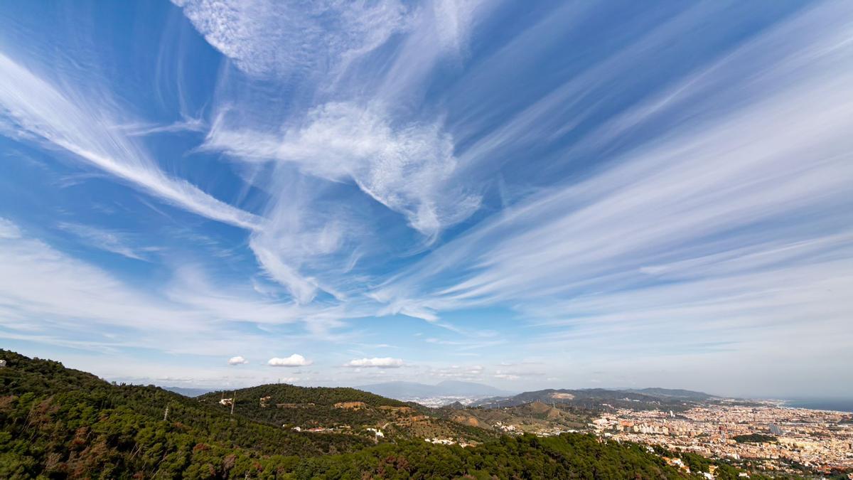 Cirros sobre el área de Barcelona