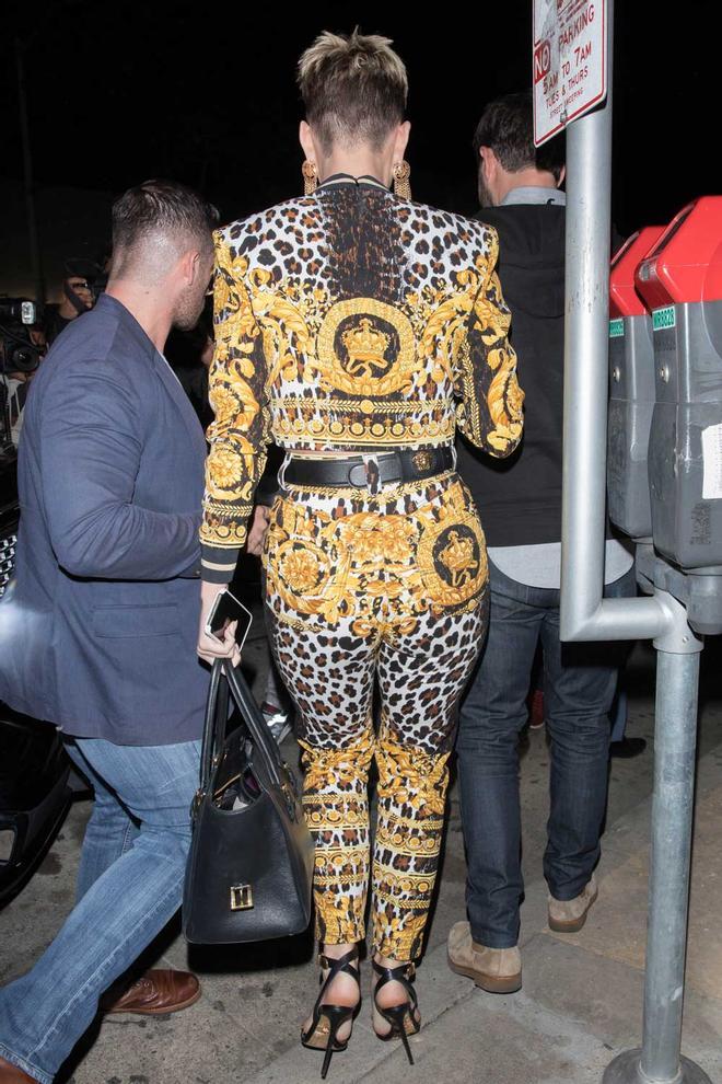 Katy Perry y su antilook en amarillo y leopardo