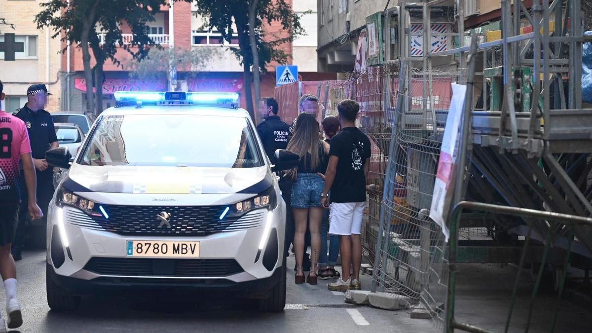 Agentes de la policía en el lugar donde se ha producido el suceso.