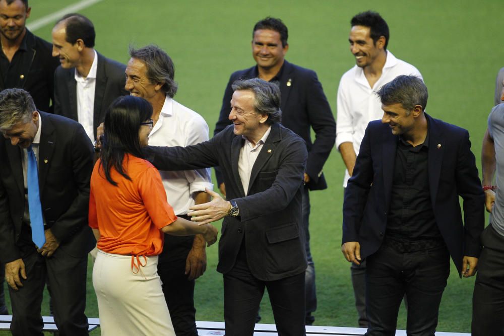 El Valencia rinde homenaje a sus socios más fieles