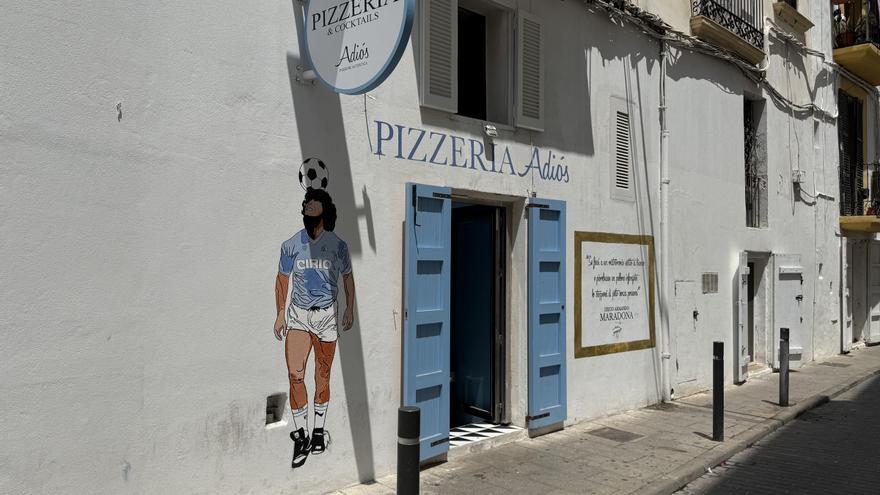 Vulneran un edificio protegido en Ibiza con un mural de Maradona