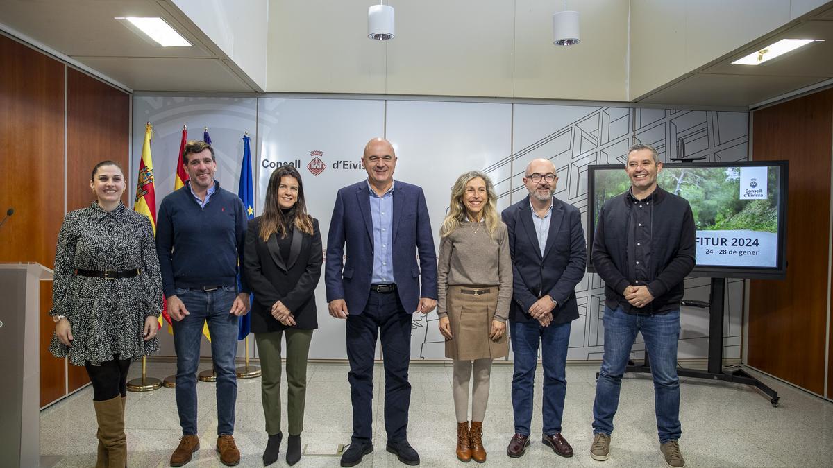 Representantes turísticos de los ayuntamientos y del Consell.