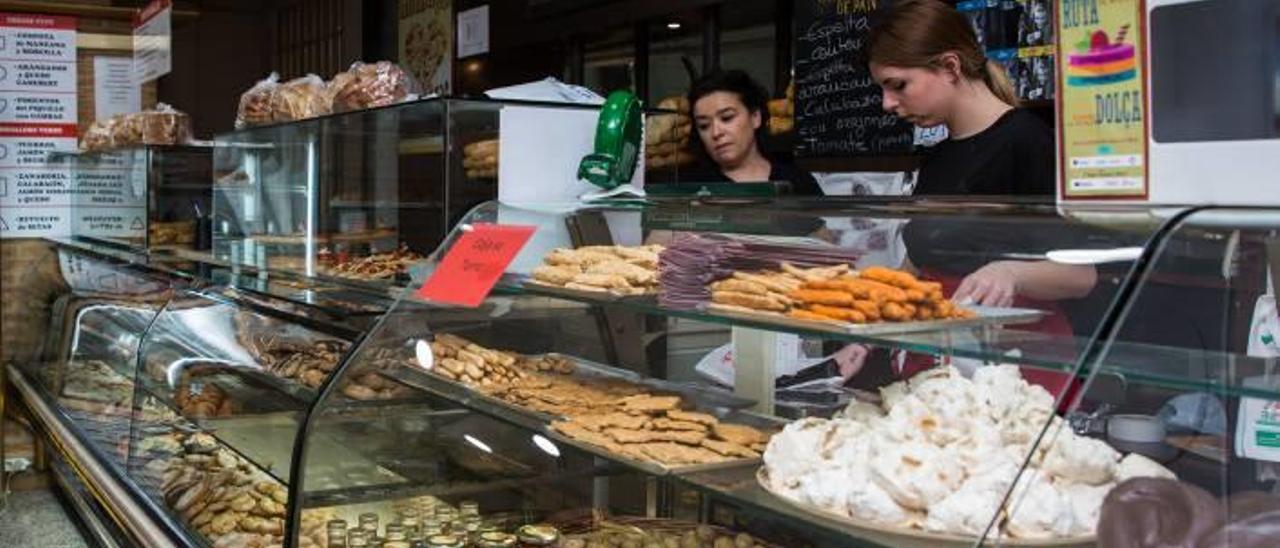 Un total de diez hornos se han sumado con sus dulces a esta primera edición.